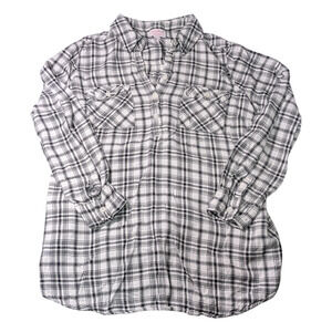 Isabel Maternity - Plaid Button-Up Shirt - Size M - Perfect for that comfy fit